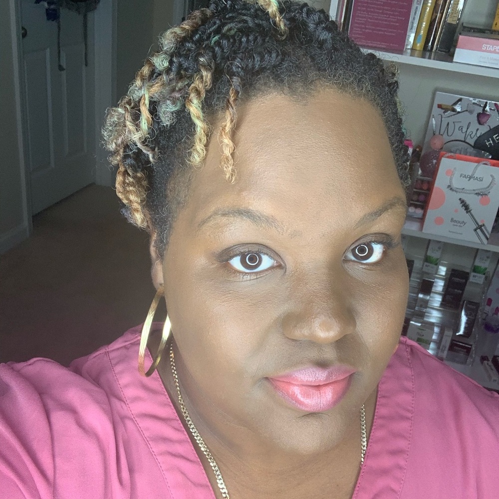 Meet your Posher, Lailawna